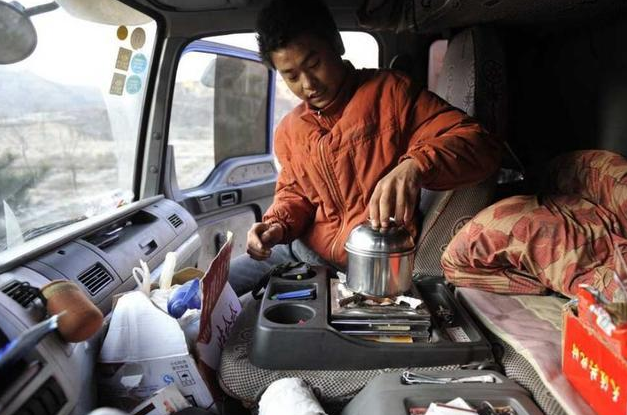 三大行业深陷用工荒月薪过万90后也不愿意干原因找到了