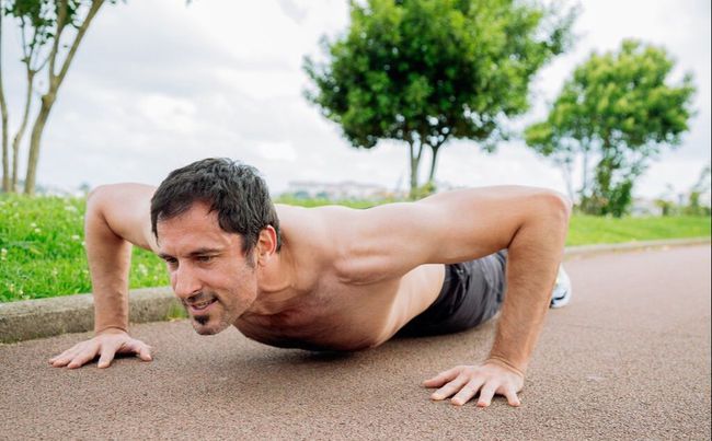 要是每天坚持做引体向上；我们会练成什么样的身材呢？