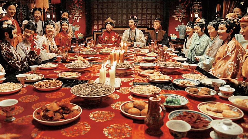 贾母喜欢的鹌鹑汤,凤姐赏菊宴吃的热螃蟹,火腿鲜笋汤……冬天的《红楼