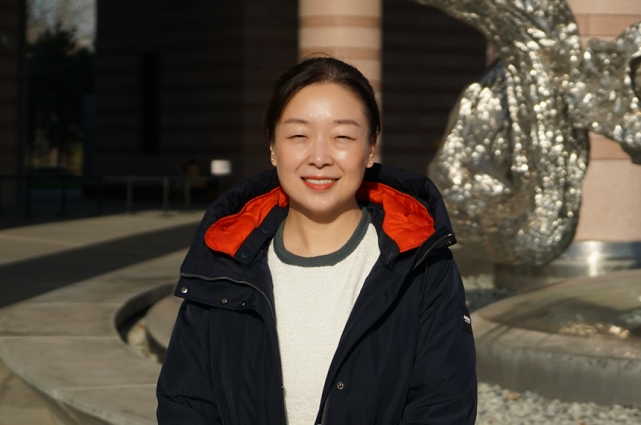 图|杨忠强(来源:廖威)据悉,杨忠强的科研之路并非一帆风顺,近 20 年的