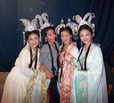 不过当初《天仙配》之所以没有打过《欢天喜地七仙女》这部剧,除了