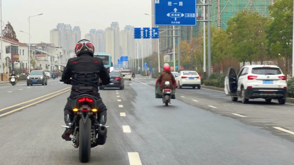 ����ˬ�����޼�525R����·������