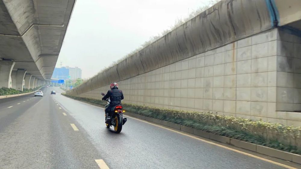 ����ˬ�����޼�525R����·������