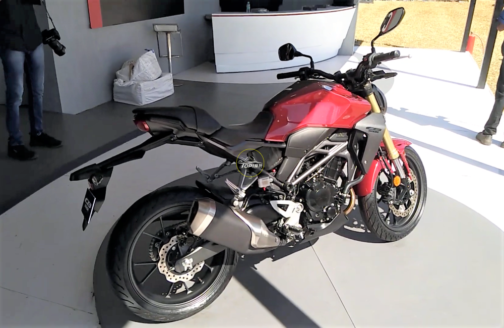 升级滑动离合 加入档位显示 本田cb300r发布更新