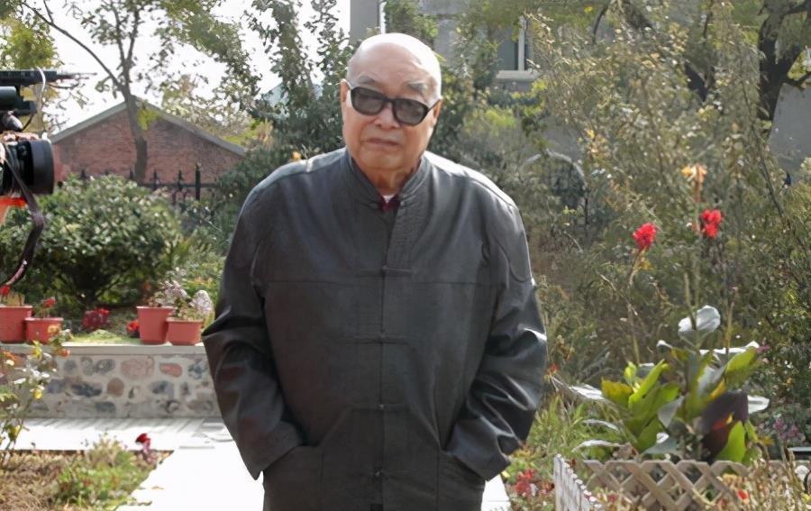 1952年师长王扶之被埋38小时两只苍蝇成救命恩人