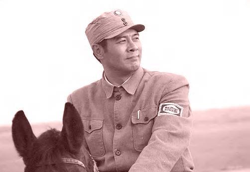 第2师内部出现不稳定情绪,彭雪枫及时洞察,发现其中关键人物是郭炳生