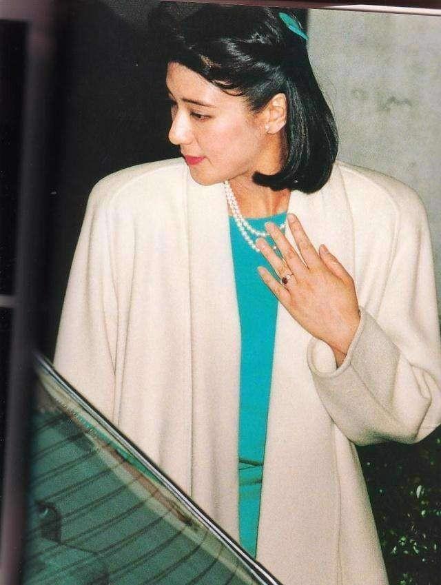 曾是日本最有前途的外交官被婚姻囚禁27年雅子如今存在感很低