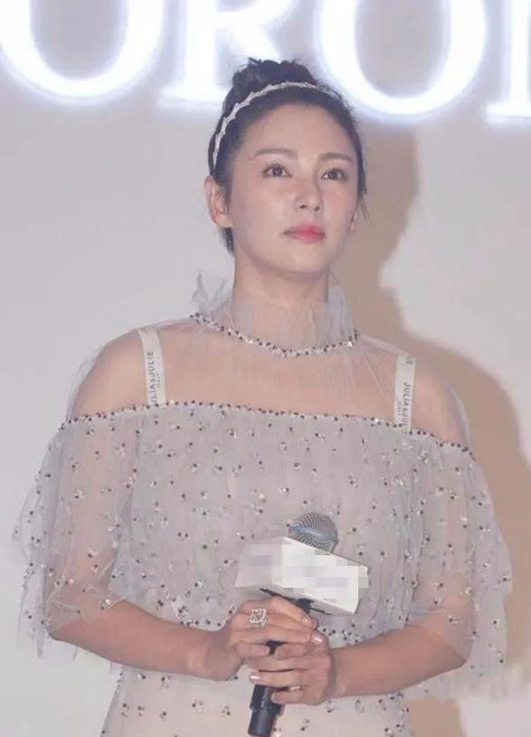 被大骨架坑慘的8位女星明明長了張美人臉一上紅毯就拉胯