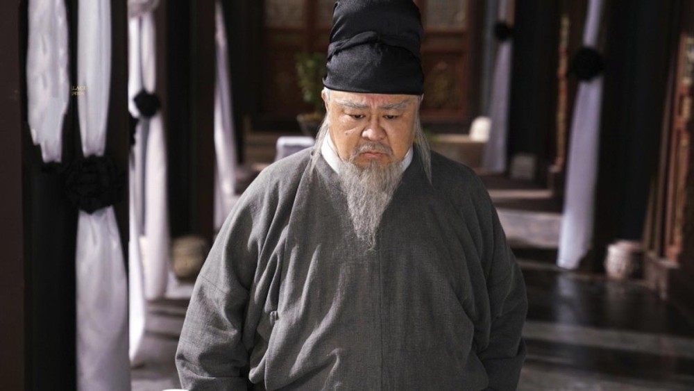 有观众在《袁崇焕》的演员表中发现了一个熟悉的名字,他就是梁冠华.