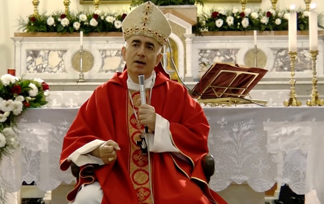 意大利一天主教主教称圣诞老人不存在惹众怒,道歉称是为了反对消费