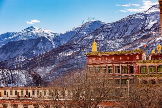 废墟之美,昌都察雅县有一座宫殿遗址,媲美罗马斗兽场