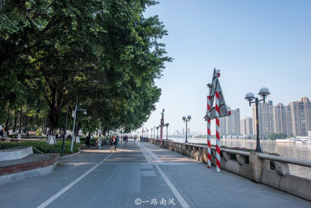 广州重点发展的荔湾芳村,以前一片荒芜,如今高楼林立成旅游胜地