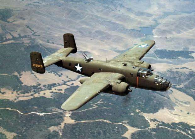 美国b25米切尔轰炸机