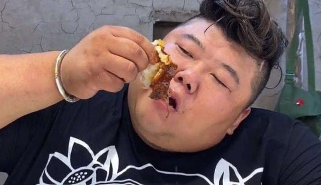 500多斤胖猴仔身体亮红灯弃美食决心减肥雷人语录简直了