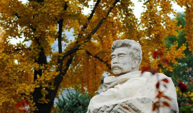 周树人被葬在了上海万国公墓许广平和朱安又葬在了哪里