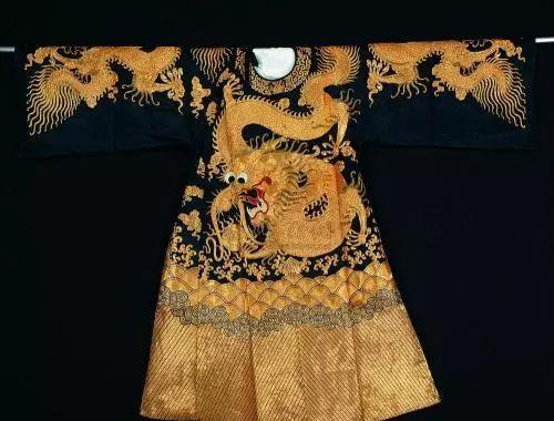 龙袍做工精细不适合清洗皇帝夏天穿在身上不嫌味道大吗