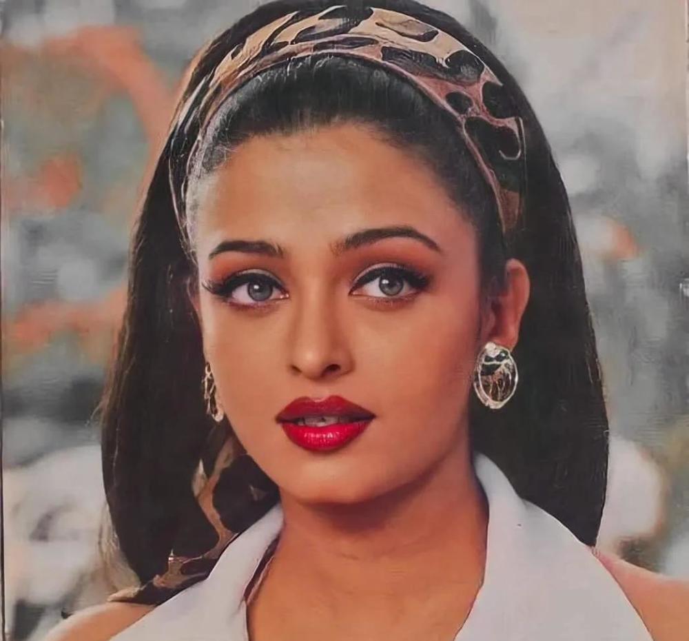 三位印度女演员90凯拉80后施瑞娅和70后艾西瓦娅