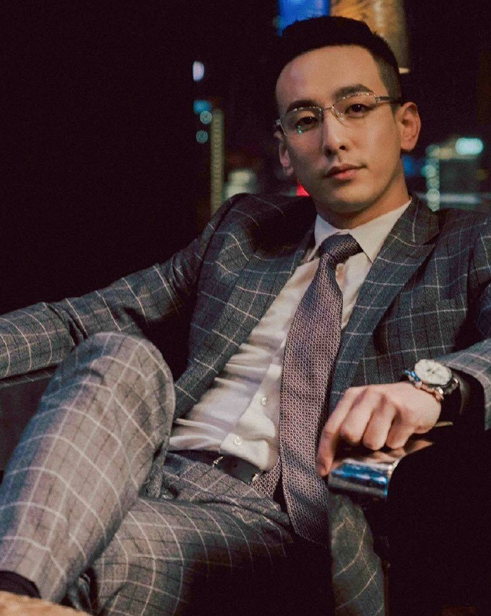 看爱很美味突然迷上任彬原来那么爱撸铁还一身腱子肉