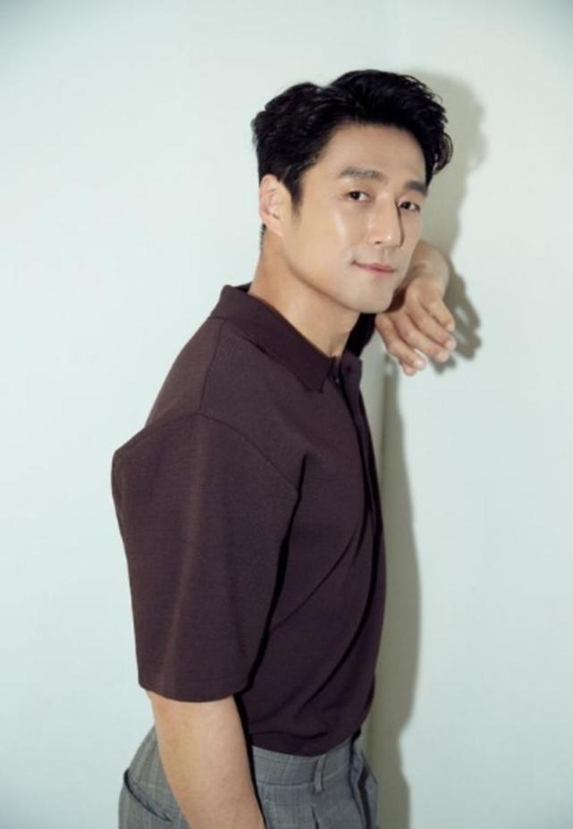 他是大长今的男主角闵政浩50岁池珍熙其实是只快乐的小鸟