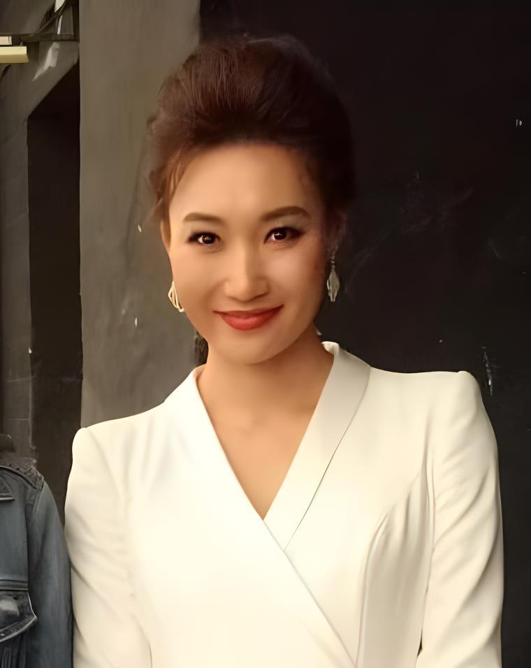 央视主播李梓萌:成名背后尽是辛酸,婚姻大事让亲友发愁_腾讯新闻