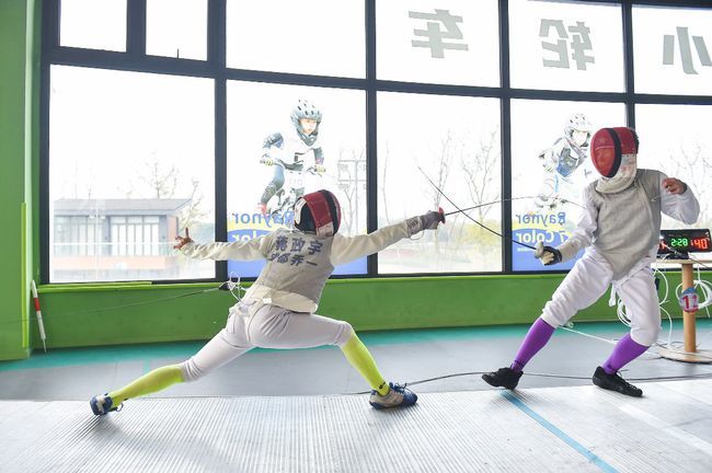 蓉城少年公园论剑2021年成都市青少年击剑锦标赛在金牛区金泉运动公园