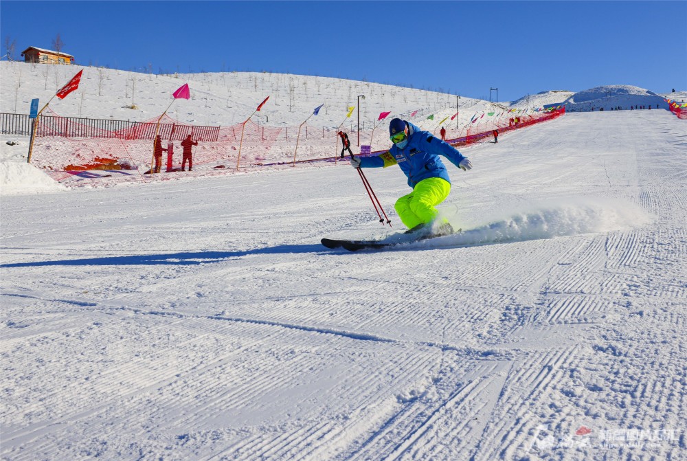 那拉提国际滑雪场带你开启冰雪之旅