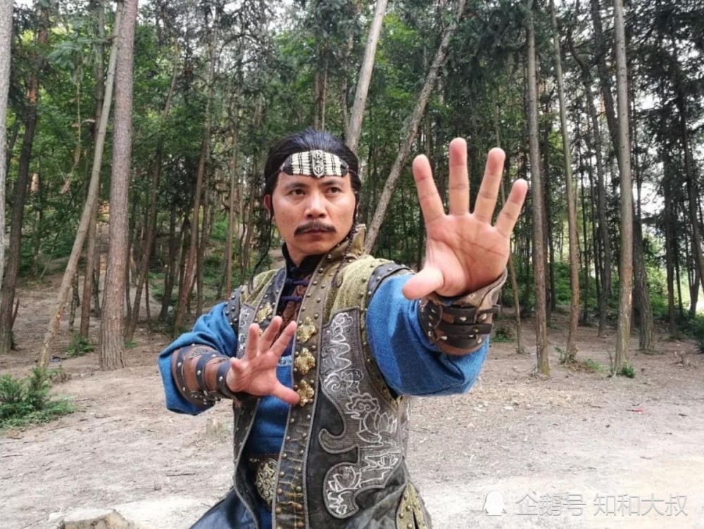 1995年,马刚又拜少林寺禅师释延王为师,正式成为少林寺第三十五代弟子