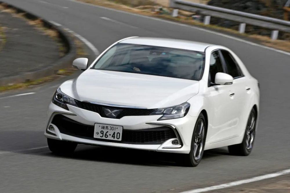 丰田"mark x"正式复活!升级鹰眼大灯,保留v6 后驱!_腾讯新闻