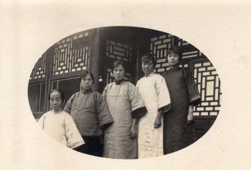 1939年10月,卫立煌突然接到朱韵珩病逝的噩耗,当即号啕大哭.