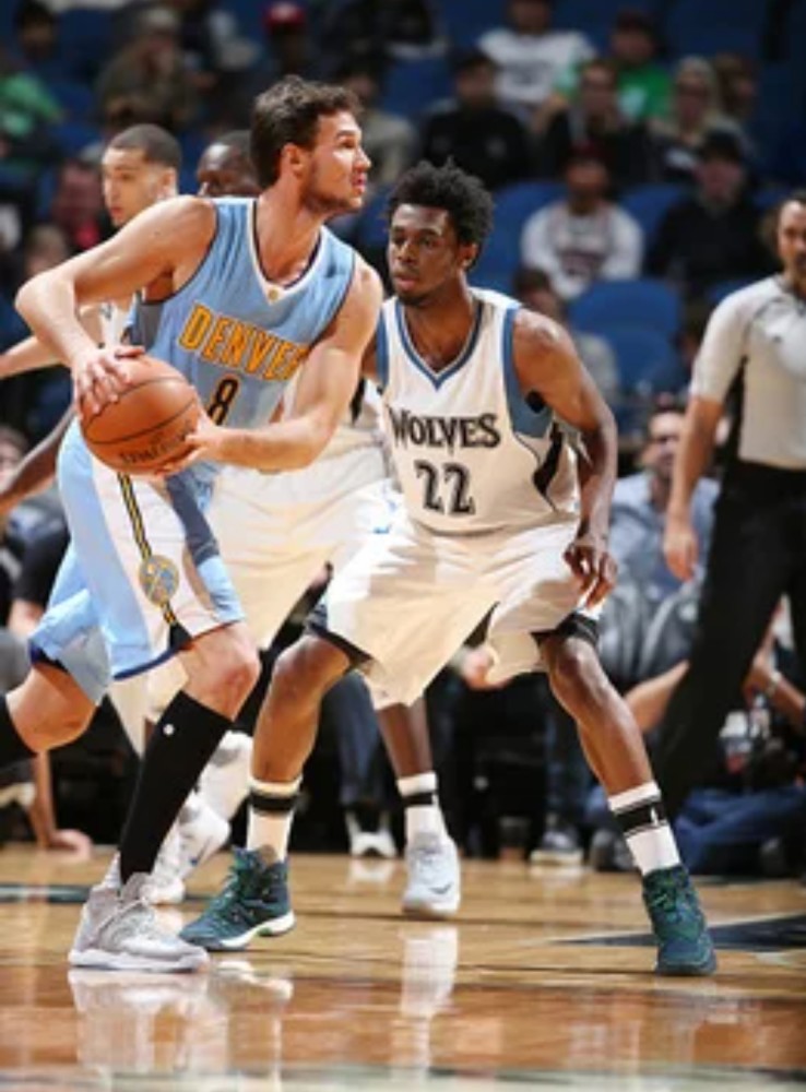 詹姆斯·哈登 NBA-哈登低迷杜兰特30分10板 篮网险胜森林狼