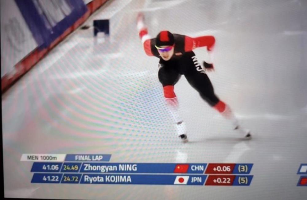 宁忠岩在冰雪中夺金，还刷新了他的个人最佳成绩和全国纪录！