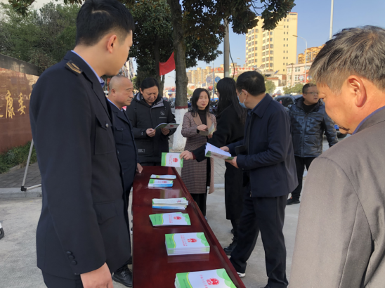 商城县卫健委积极开展"宪法宣传周"活动_腾讯新闻