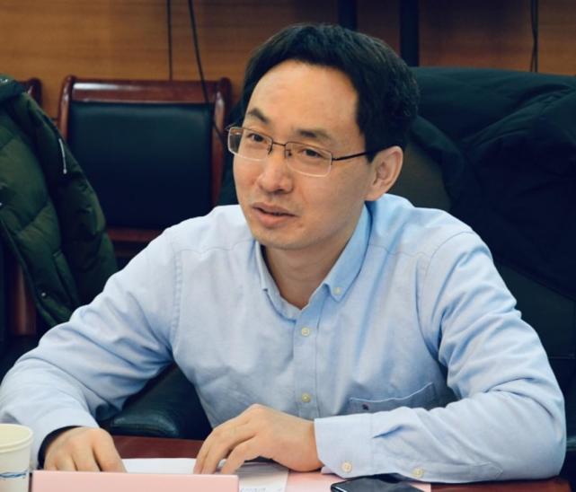 国家信息中心大数据与规划部郭明军与会专家分别从全球网络空间竞争