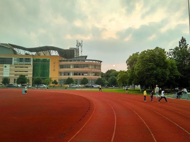 北京东方大学(北京东方大学毕业证书样本)