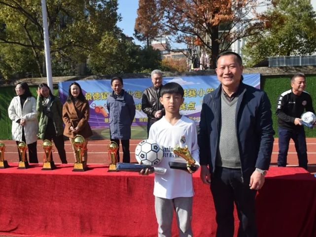 小学组颁奖初中组颁奖高中组颁奖经过激烈角逐,景德镇二中,乐平一中