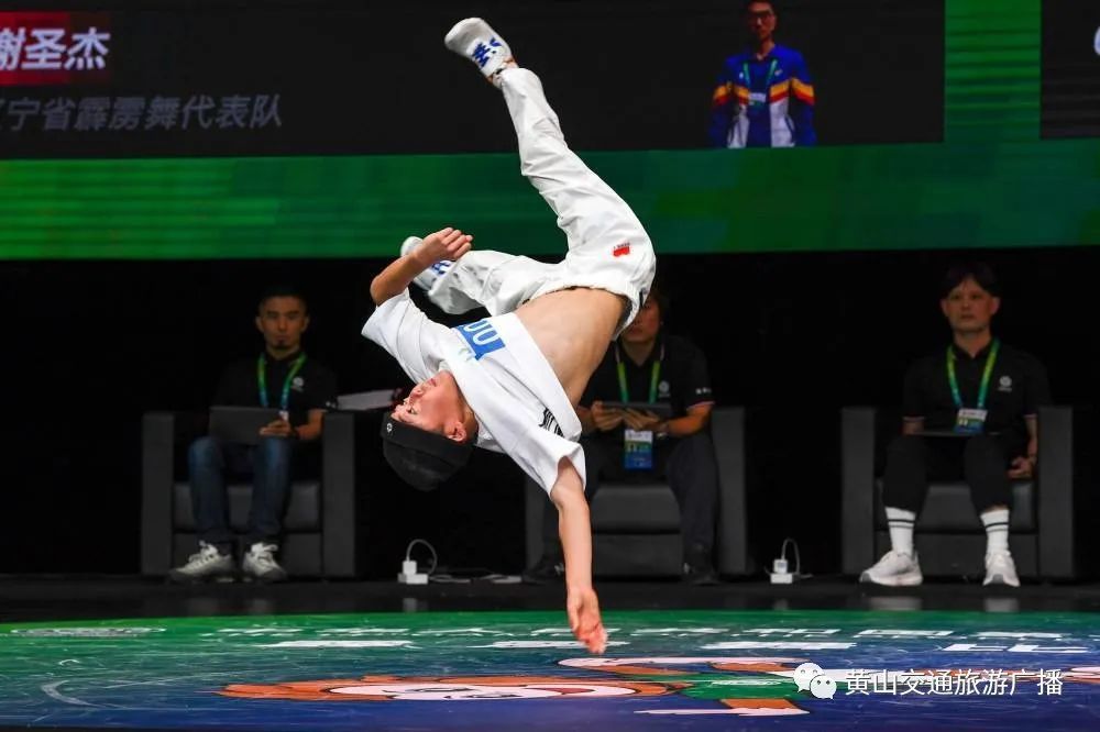 二,选拔地点:黄山市屯溪区黎新路3号栢景雅居翠竹轩综合楼b幢16号烨之