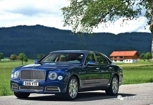 价值300万的宾利被错加95号汽油车主怒扇加油站员工耳光