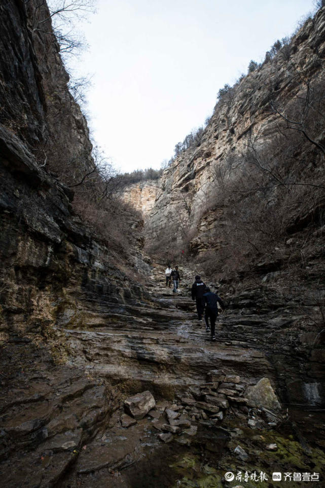 情报站济南藏龙涧的一线天你去过吗那里险峰林丽风景绝佳