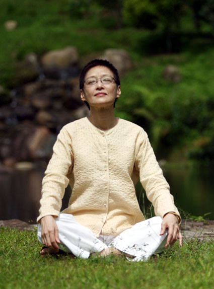 68岁胡因梦老了也时髦穿衣素净从容一副书卷气的知性相真美