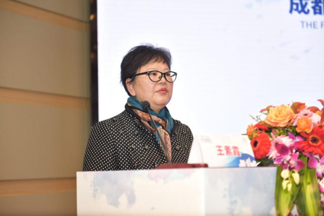 四川大学华西第二医院党委书记王素霞则呼吁各位学会成员,作为妇幼