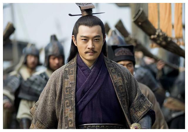 周瑜有两个儿子一个女儿,这两个儿子非常不争气,仗着自己亲爹的名义为