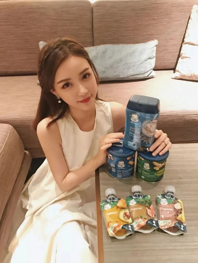 2011年,读大三的雪梨跟同学钱昱帆,拿着3000块钱的奖学金合伙创业.