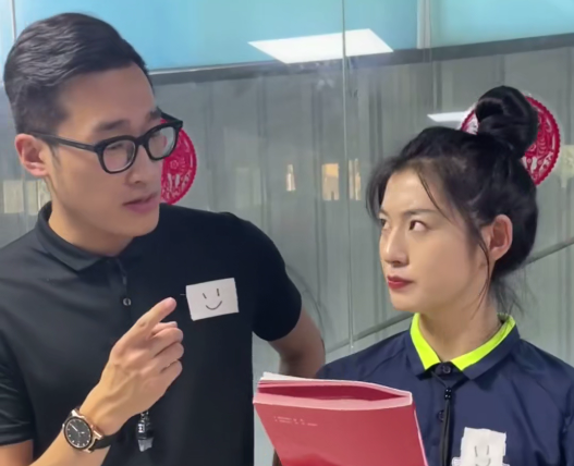 他是什么来头?_腾讯新闻