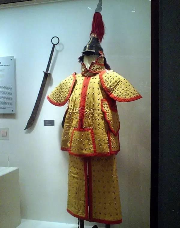 清朝军队早期是用金属铠甲后来为何使用了看似非常简陋的棉甲