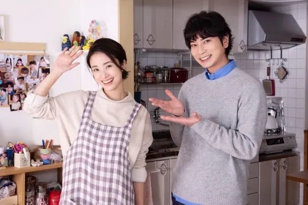 演员:松本润,上户彩《隔壁的和良》2022冬季日剧2.