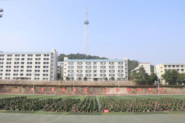 兩週的軍事訓練正式拉開帷幕軍訓動員大會普寧市人民武裝部吳浩佳排長