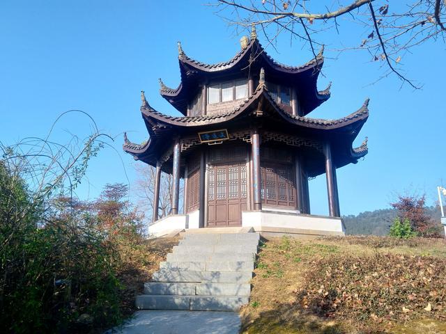 安徽宣城敬亭山,李白曾在此独坐过