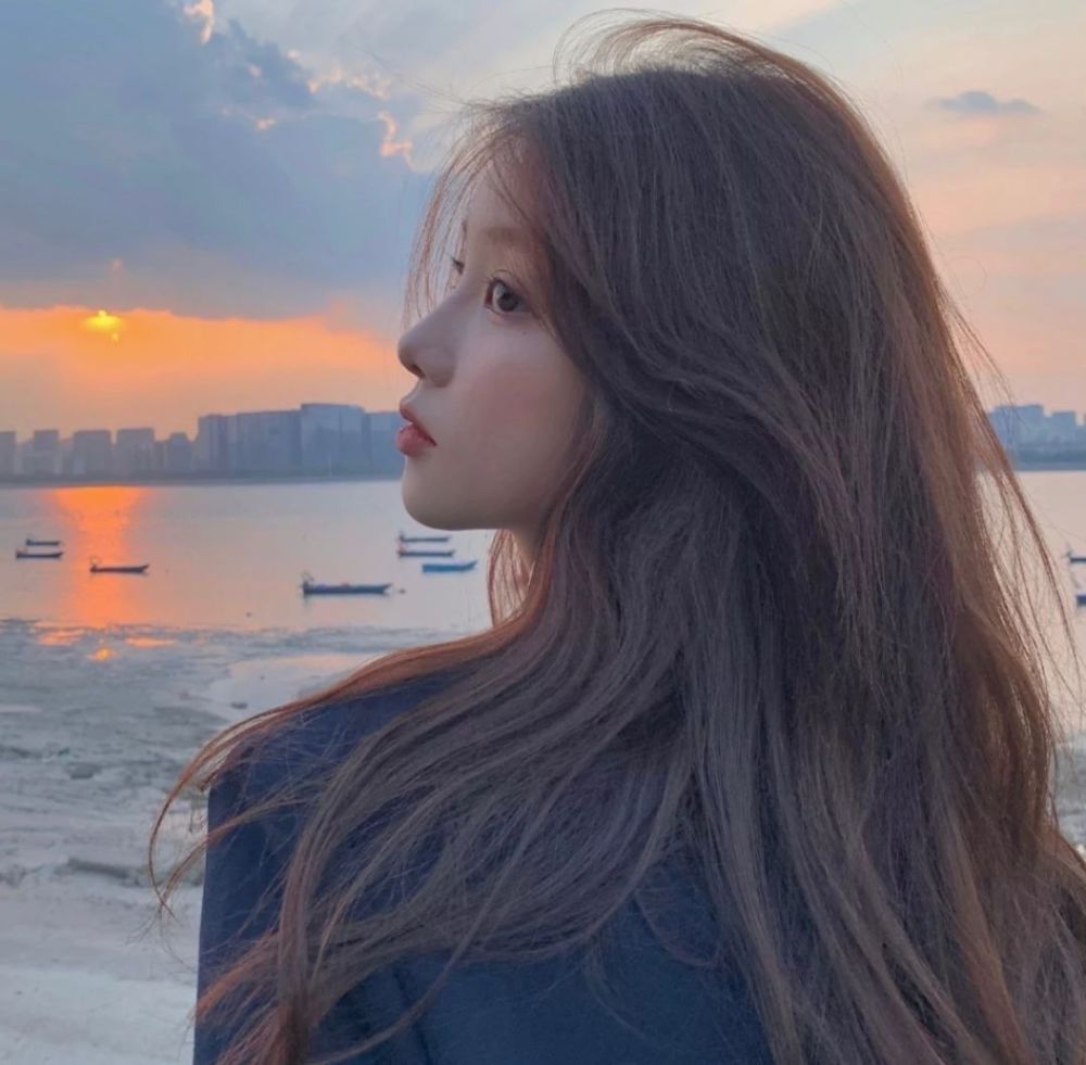 精选优质温柔小众好看的女生头像239