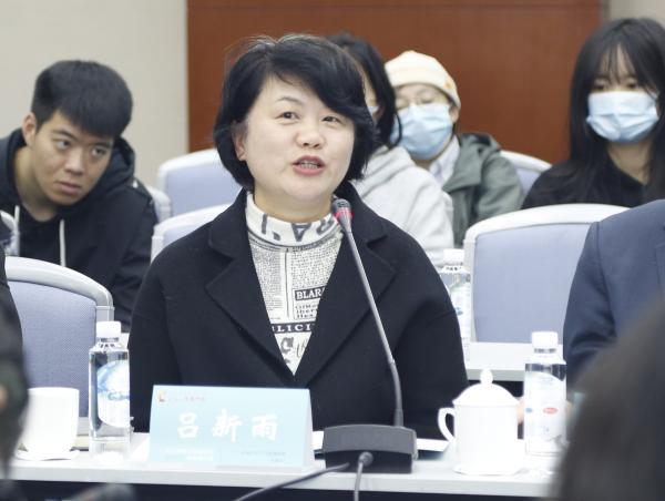 吕新雨(《热汤》总监制,制片人,编剧,华东师范大学传播学院院长,教授)