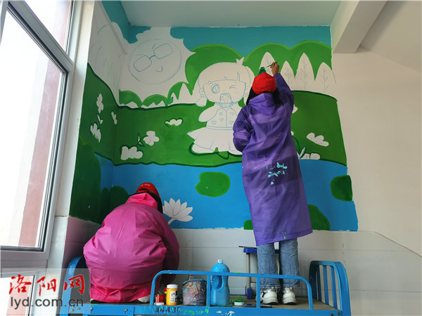 培智学校新添精美墙绘艺术滋养特殊儿童心田视频